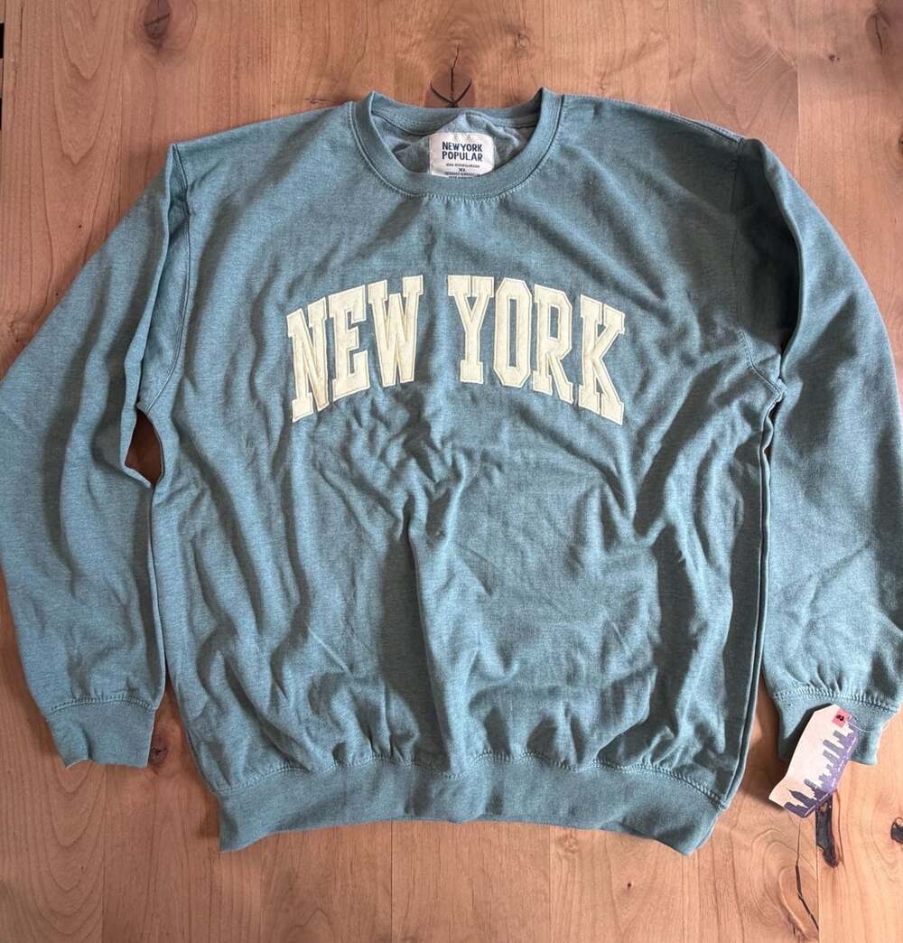 New York Popular Sweatshirt Size XL Blue Green New York Applique